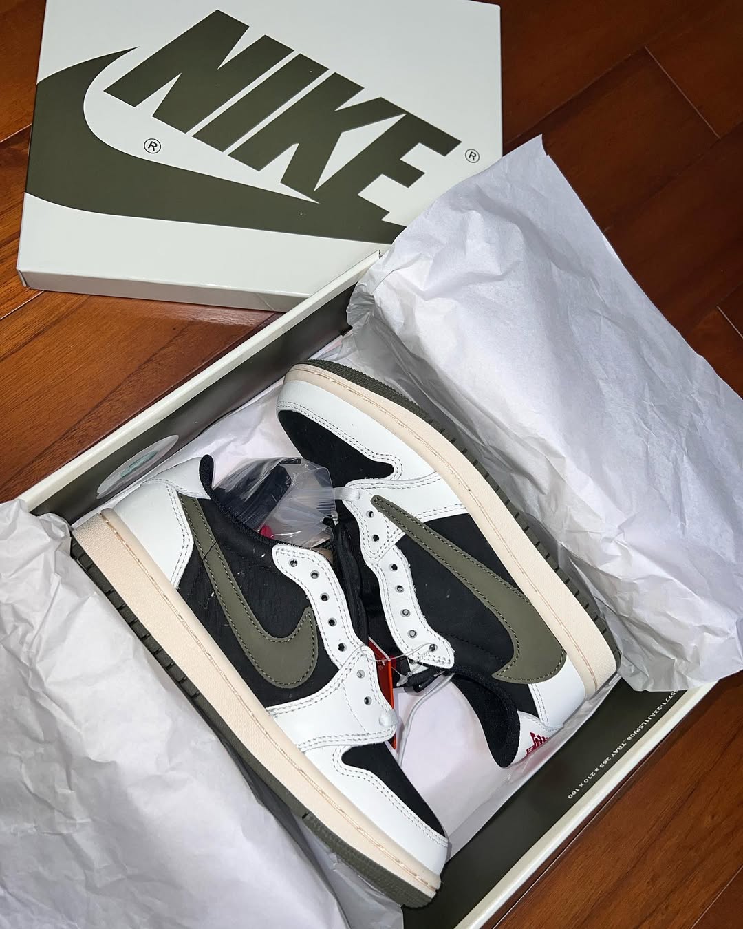 Travis Scott x Air Jordan Retro1 Low 'Olive' (Semi UA)
