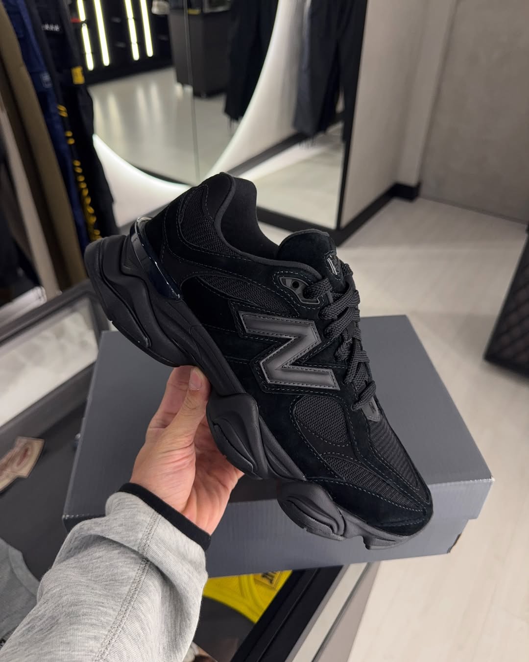 New Balance 9060 "Triple Black"