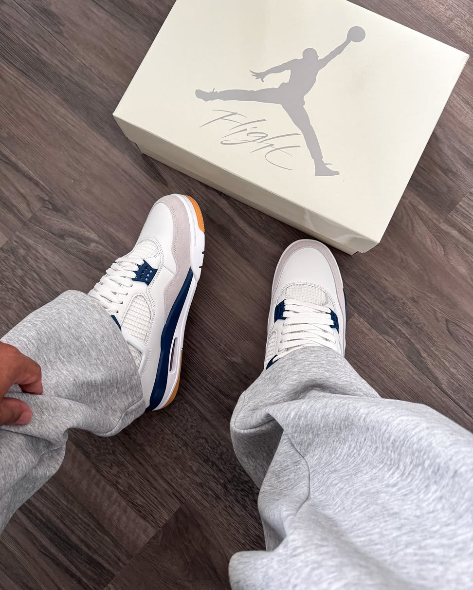 Nike Sb x Air Jordan Retro4 'Navy' (Semi UA)