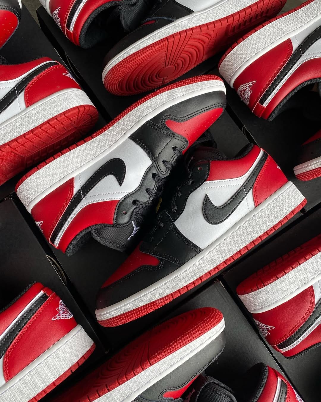Nike Air Jordan Retro1 Low "Bred Toe" (Semi UA)
