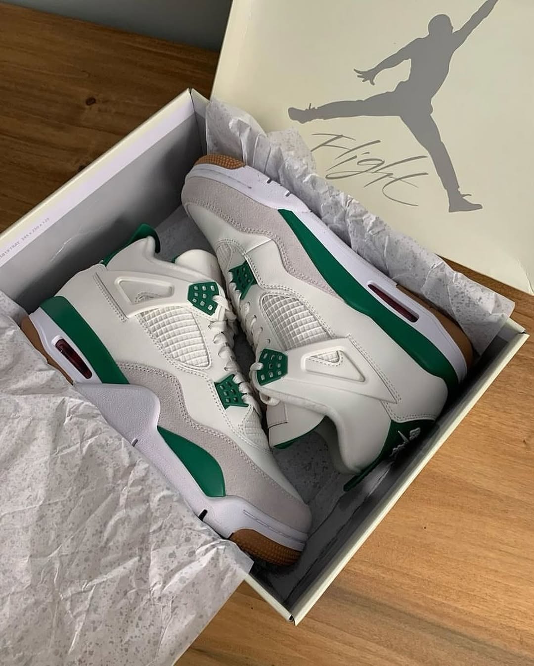 Nike Sb x Air Jordan Retro4 'Pine Green' (Semi UA)