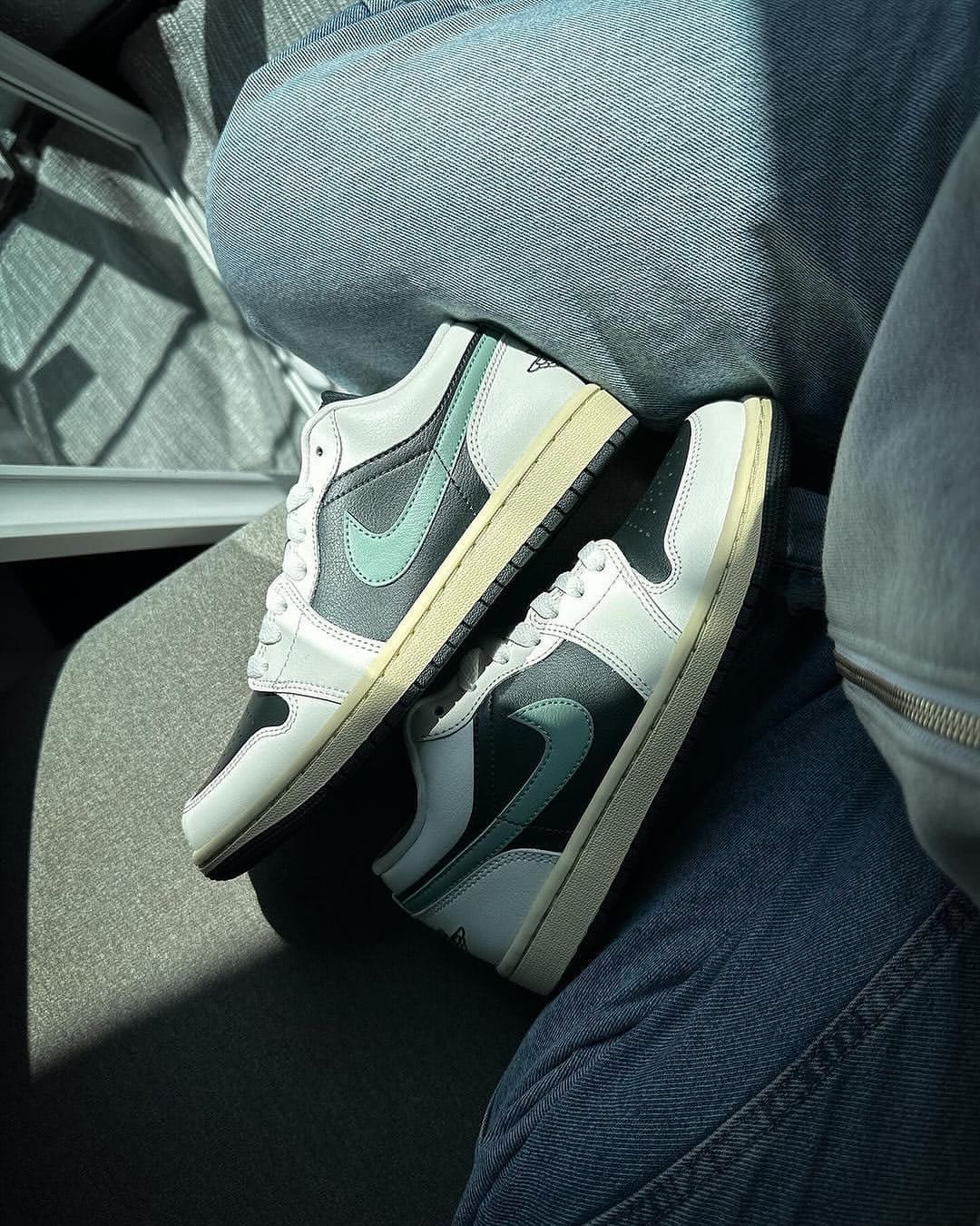 Nike Air Jordan 1 Low "Jade Smoke"