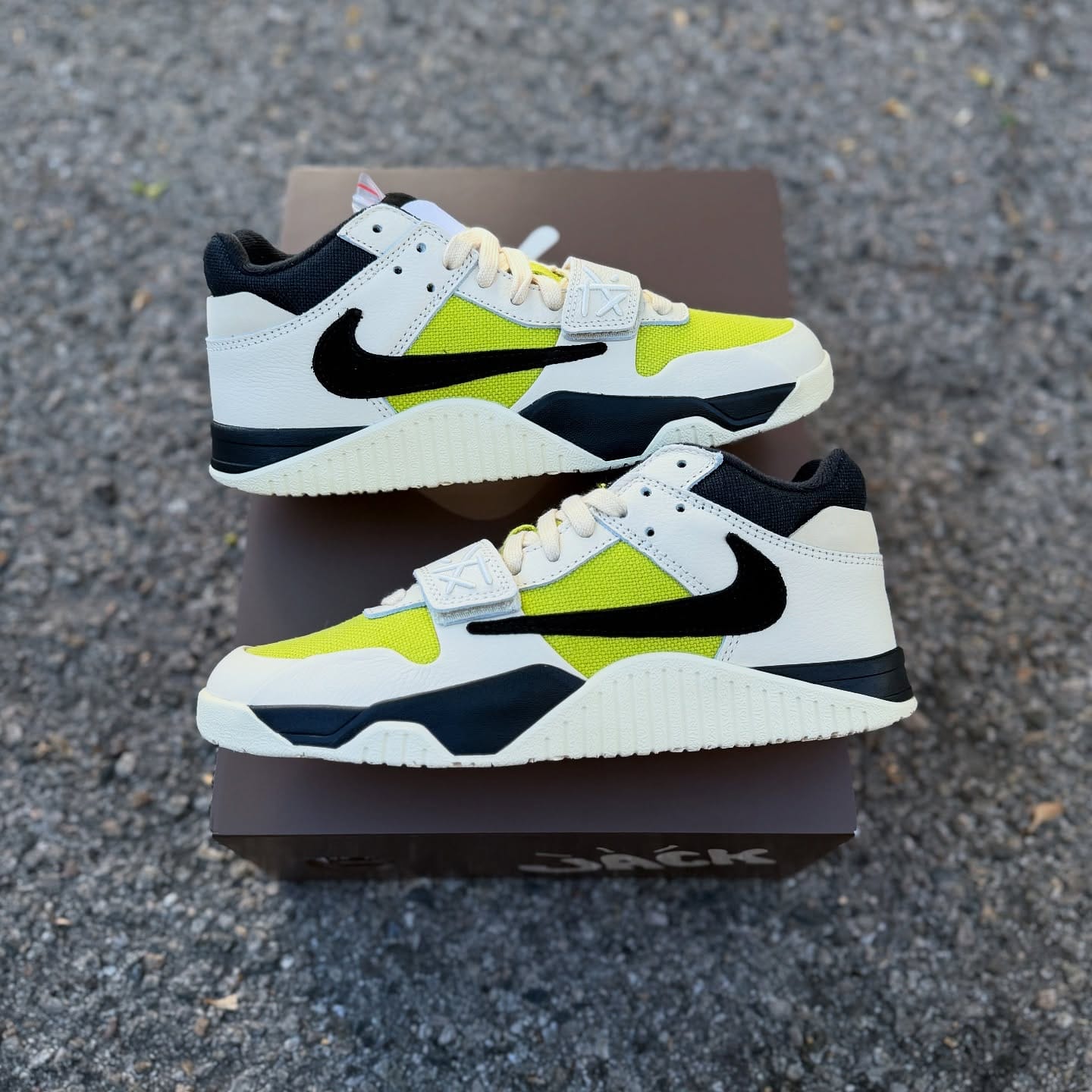 Nike Jordan Travis Scott x Jumpmanjack "Bright Cactus"