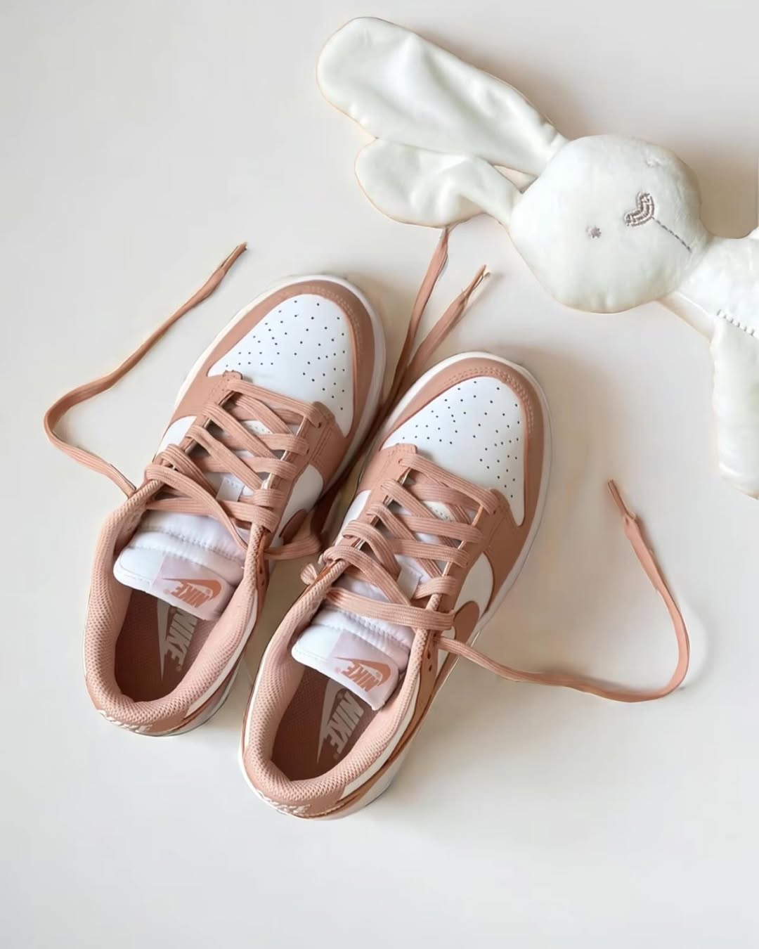 Nike Sb Dunk Low "Rose Whisper"