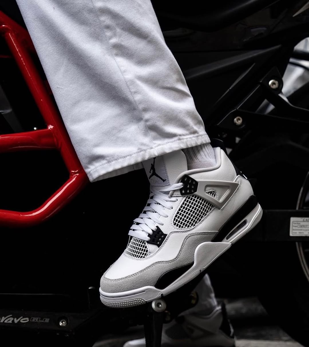 Nike Air Jordan Retro4 "Military Black" (Semi UA)