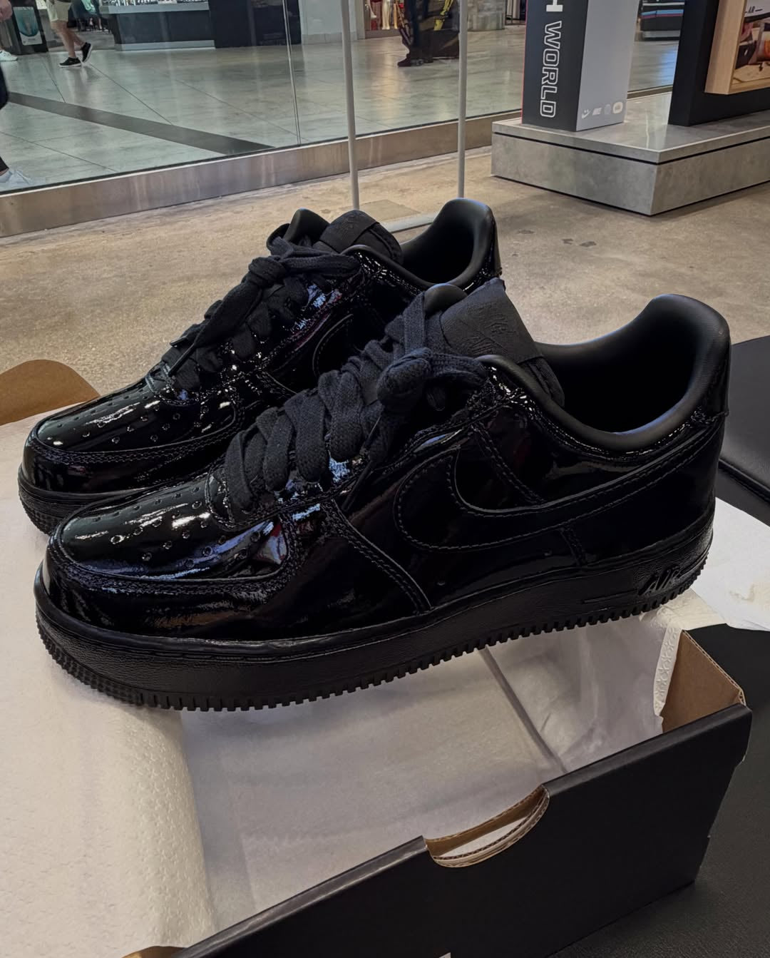Nike air force 1 Low 'Black Patent'
