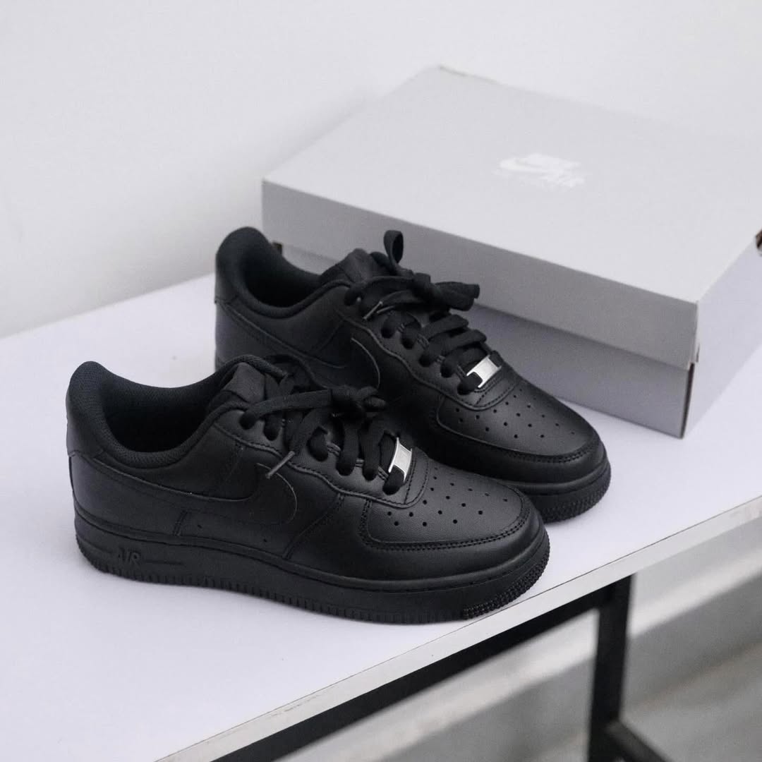 Nike Air Force 1 Low "Triple Black" (UA)