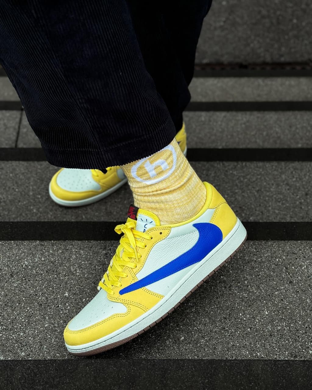Travis Scott x Air Jordan 1 Retro Low "Canary"