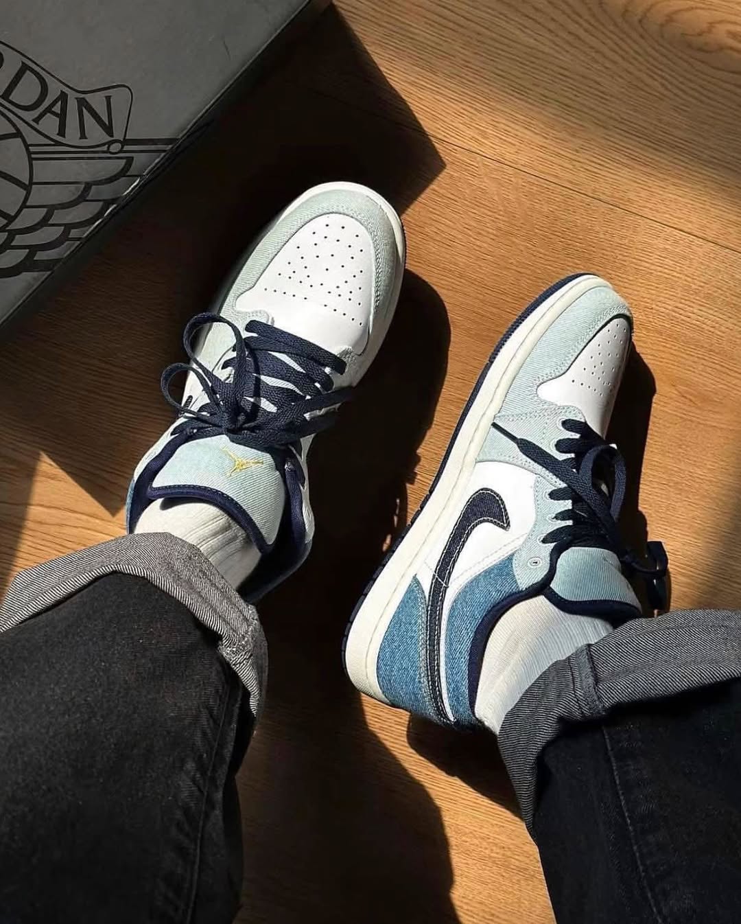Nike Jordan 1 Low SE "Denim Star Blue"