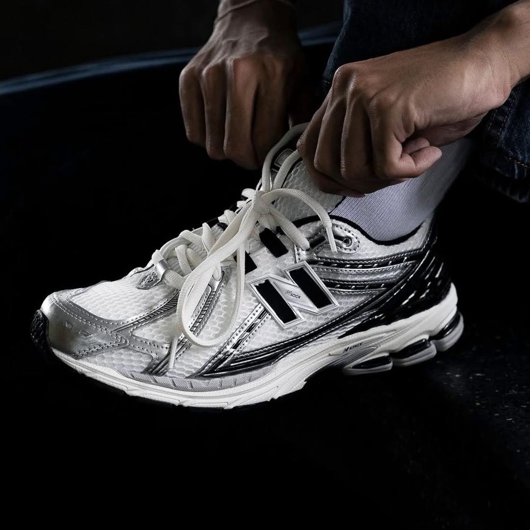 New Balance 1906R "Metallic Silver Black"
