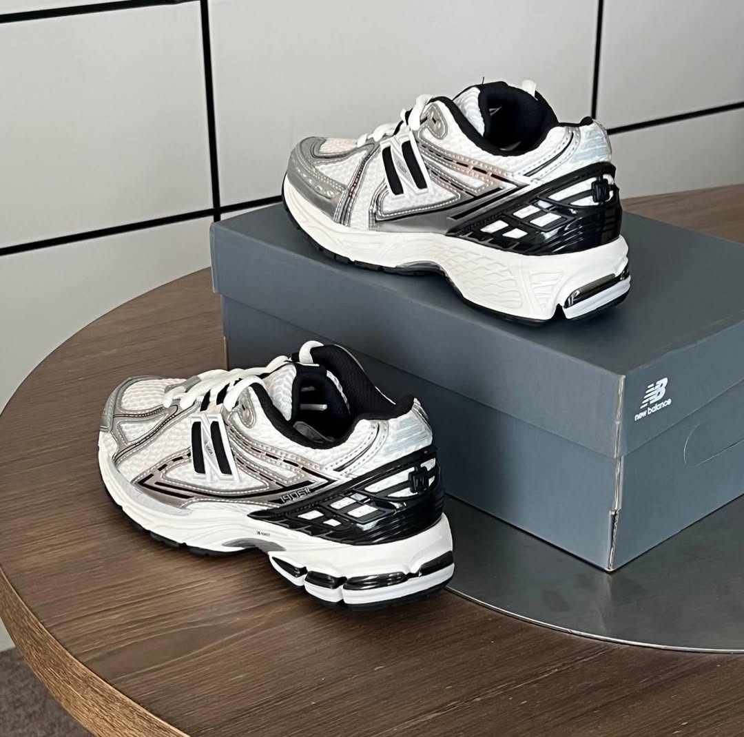 New Balance 1906R "Metallic Silver Black"